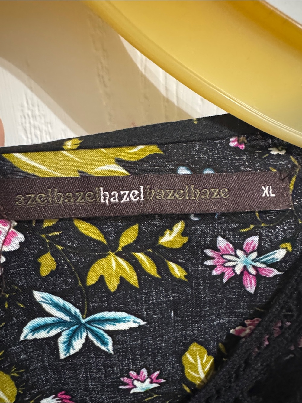 Hazel Black Floral Sleeveless Crocheted Trim Neckline Women’s XL Flowy Shirt Top - Picture 5 of 10